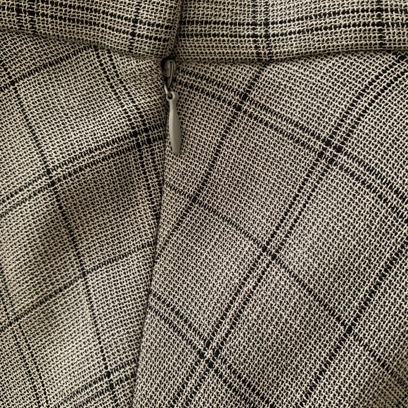 Check A-line Grey Skirt Size 6 - Picture 4 of 4